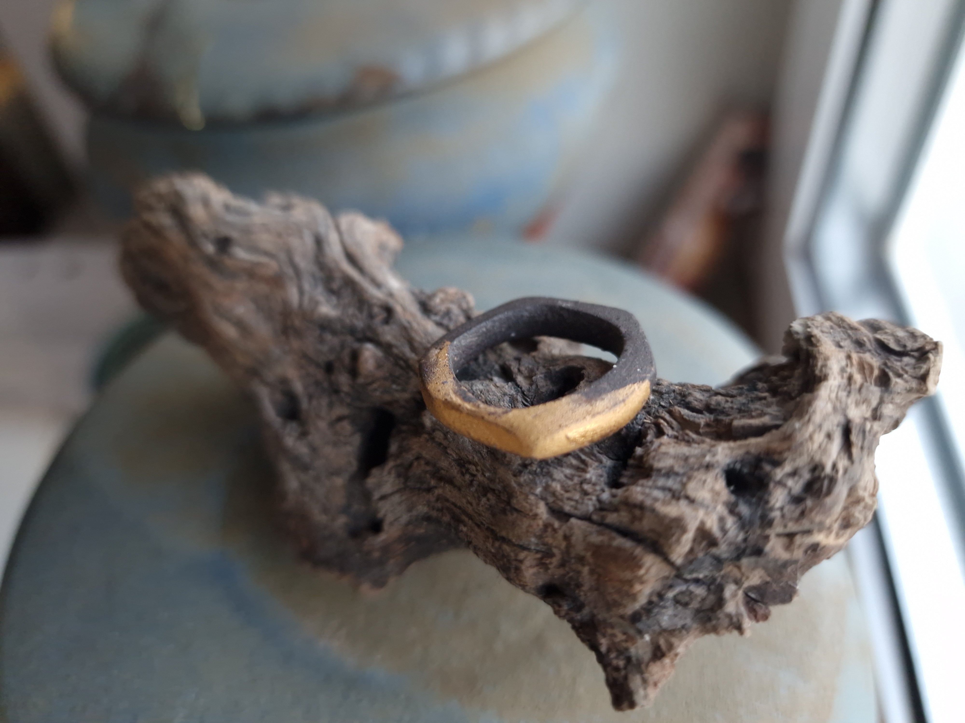 Ceramic Handcrafted Rings | Handmade Jewelry | Unique Unisex Rings | Eternity Gold Ring 18ct | Urban Accessory | Black Clay Rings