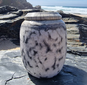 Unique keepsake Urn | Handmade Ceramic Urn | Keepsake for Ashes | Keepsake Cremation Urns | Pet Keepsake | Wabi Sabi Urn | Dogs Urn